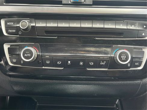 Used 2018 BMW 320i Sedan RWD image 29