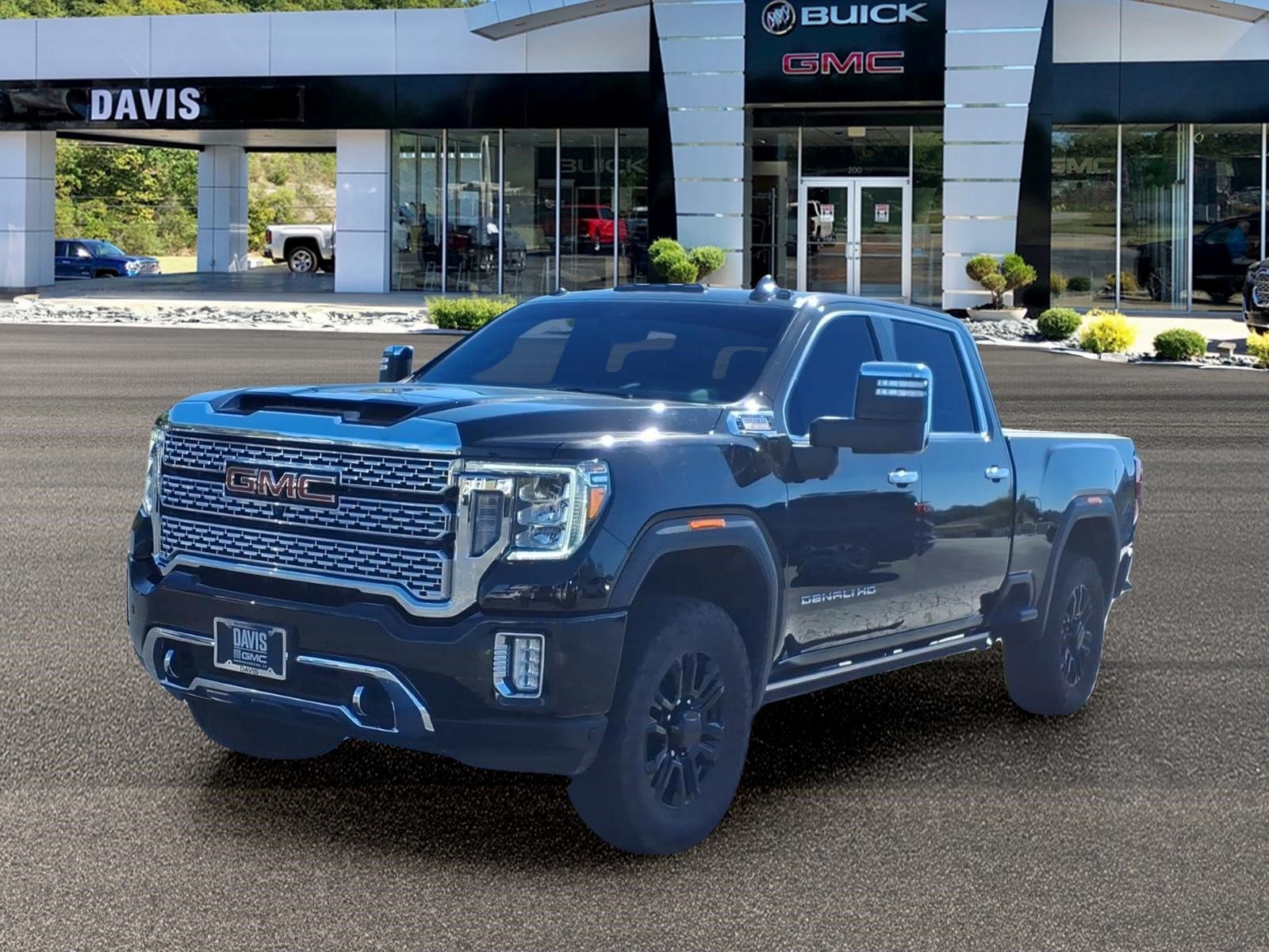 Used 2022 GMC Sierra 3500 Denali w/ Denali Black Diamond Edition AWD/4WD image 2