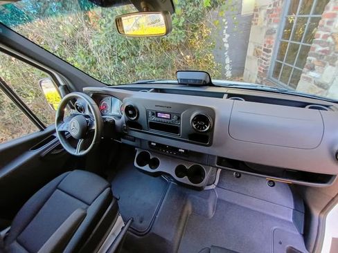 Used 2025 Mercedes-Benz Sprinter 2500 image 47
