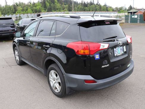 Used 2014 Toyota RAV4 LE image 7