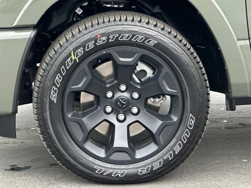 New 2026 RAM 1500 4x4 Crew Cab image 25