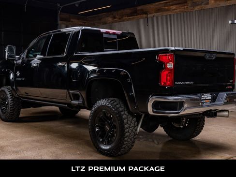 Used 2020 Chevrolet Silverado 2500 LTZ w/ LTZ Premium Package image 6