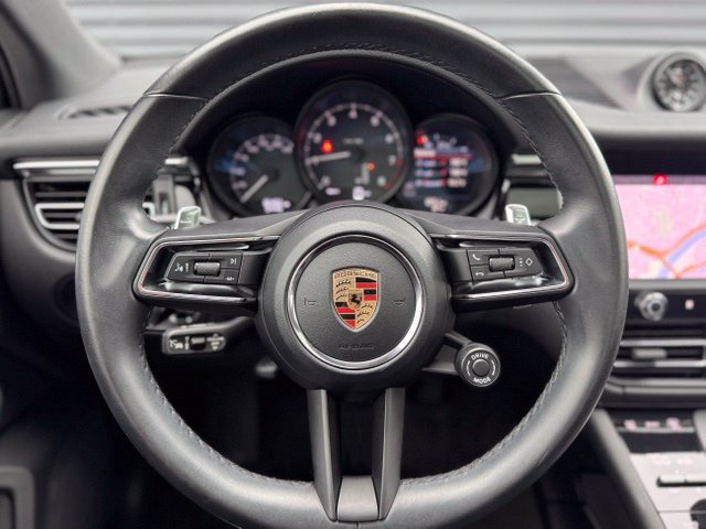 Certified 2023 Porsche Macan AWD/4WD image 19