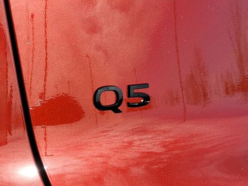 New 2025 Audi Q5 Prestige image 11