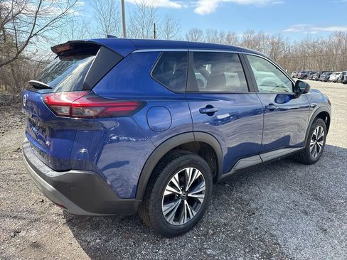 Used 2023 Nissan Rogue SV image 9