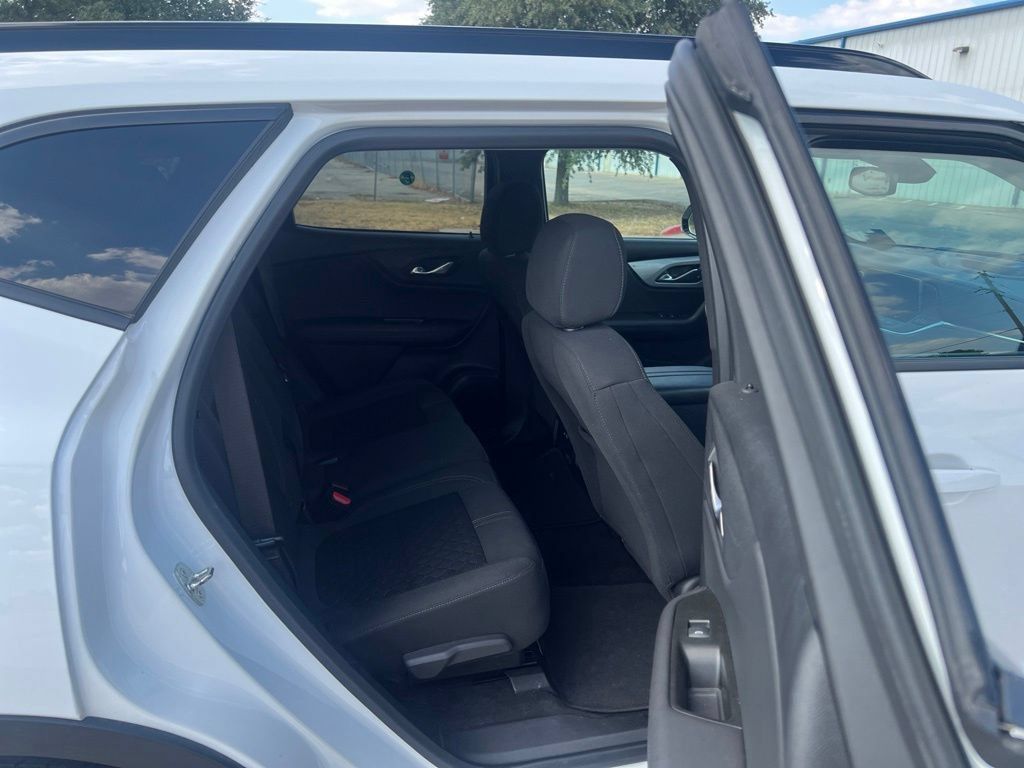 Used 2021 Chevrolet Blazer LT FWD image 18