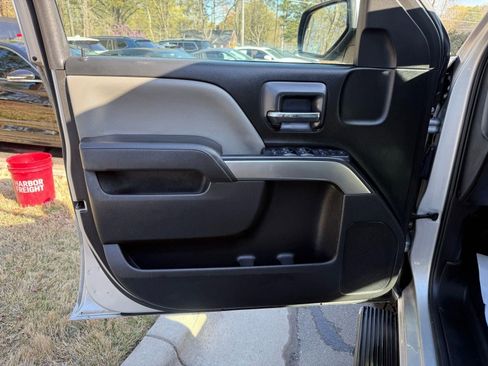 Used 2018 Chevrolet Silverado 1500 LT w/ All Star Edition image 21