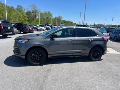 Used 2023 Ford Edge SE w/ Black Appearance Package