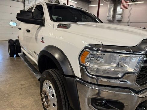 Used 2021 RAM 5500 Tradesman w/ Chrome Appearance Group AWD/4WD image 3