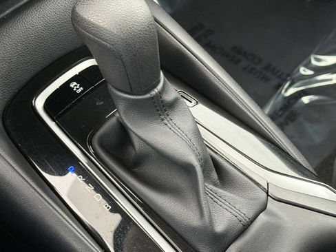 Used 2025 Toyota Corolla LE image 16