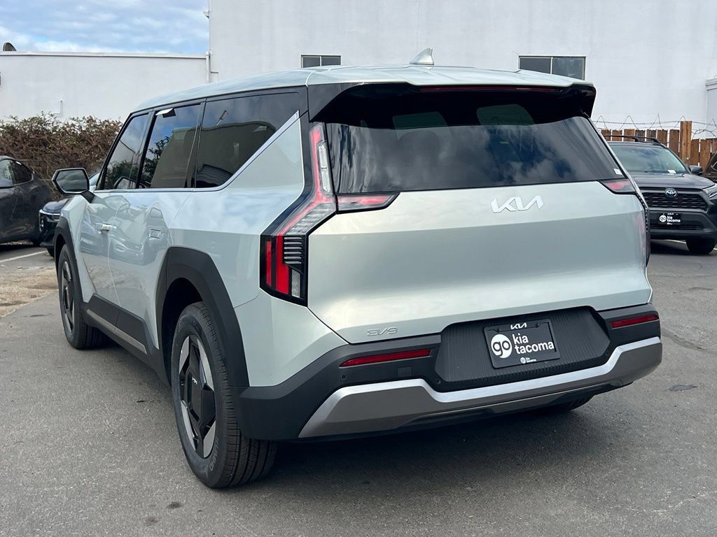 Certified 2024 Kia EV9 Light Long Range RWD image 9