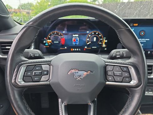 Used 2025 Ford Mustang Premium RWD image 18