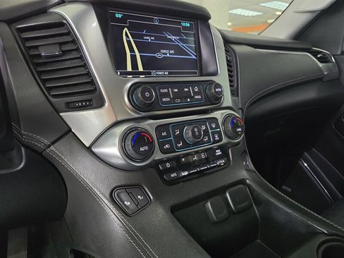 Used 2020 Chevrolet Suburban LT image 25