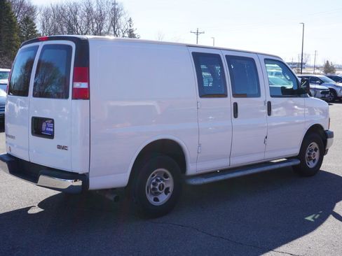 Used 2024 GMC Savana 2500 w/ Driver Convenience Package image 5