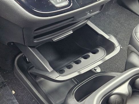 New 2026 Chrysler Pacifica Select image 35