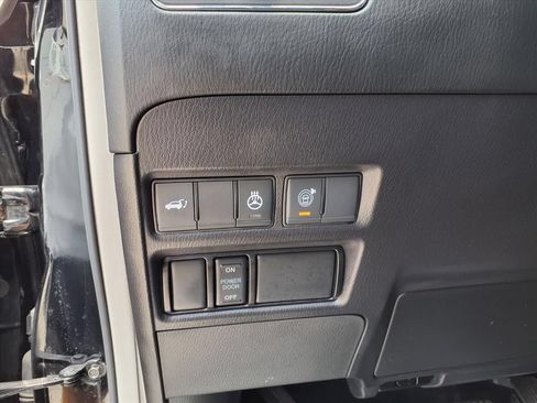 Used 2022 Nissan Armada Platinum w/ Captain's Chairs Package RWD image 25