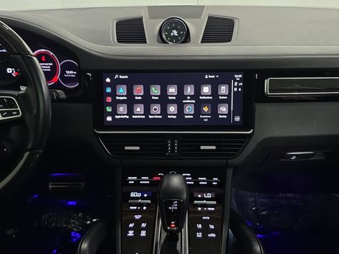 Certified 2023 Porsche Cayenne Turbo AWD/4WD image 16