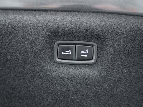 Used 2022 Audi RS e-tron GT w/ Carbon Performance Package image 23