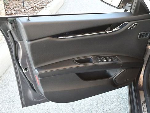 Used 2019 Maserati Quattroporte S image 38