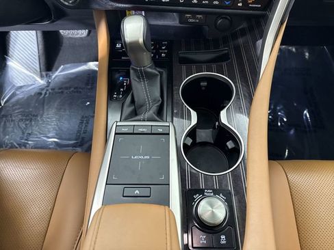 Used 2022 Lexus RX 350 AWD w/ Luxury Package image 19