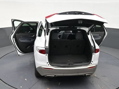 Used 2023 Buick Enclave Essence FWD image 33