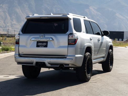 Used 2017 Toyota 4Runner Limited AWD/4WD image 7