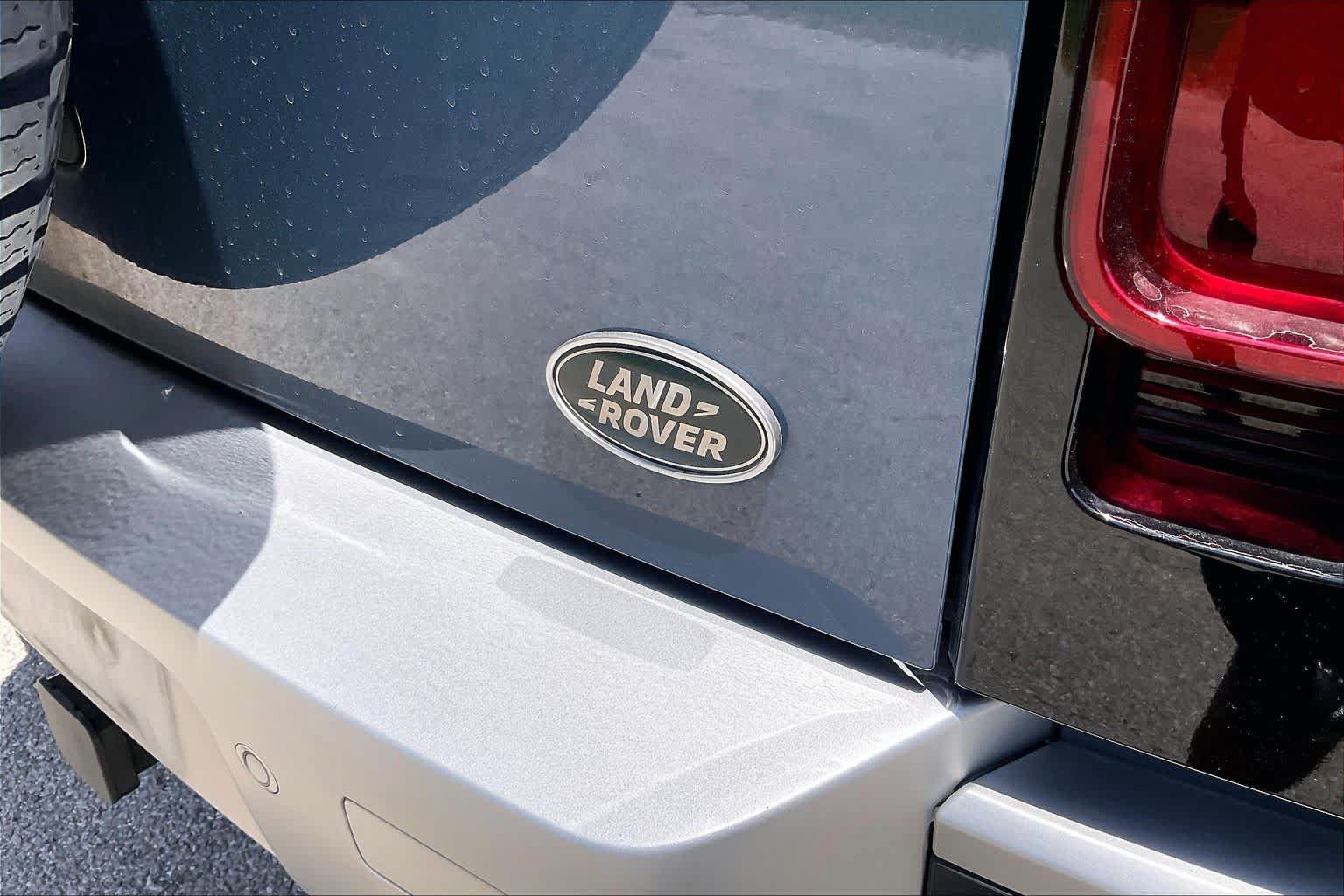 Used 2021 Land Rover Defender 110 SE AWD/4WD image 29