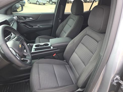 Used 2025 Chevrolet Equinox LT w/ Safety and Technology Package image 20