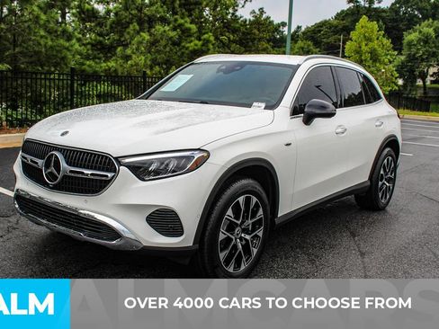 Used 2025 Mercedes-Benz GLC 350e 4MATIC image 2