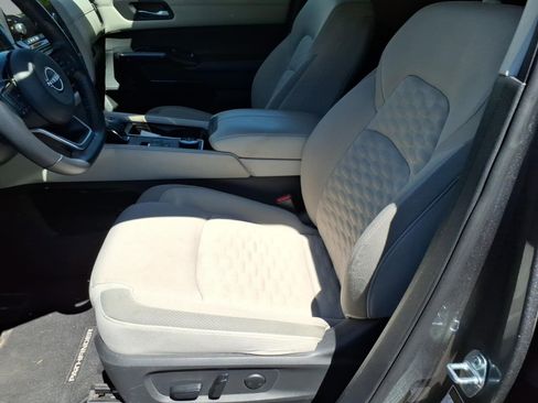 Used 2022 Nissan Pathfinder SV w/ SV Premium Package AWD/4WD image 11