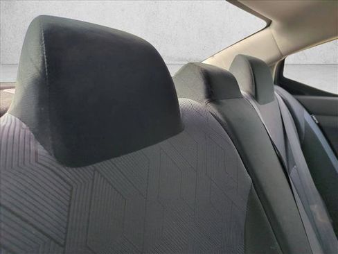 Used 2025 Nissan Versa SV image 18