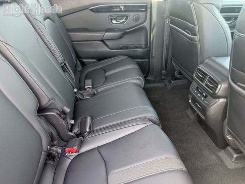 Used 2025 Honda Pilot Touring image 28