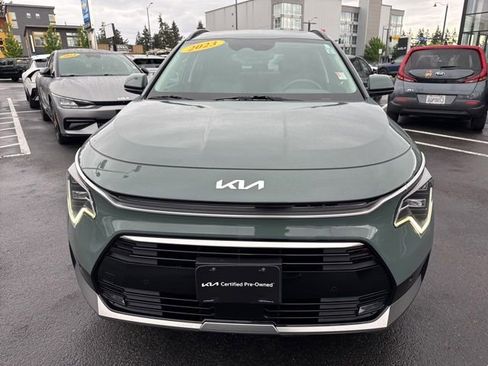 Certified 2023 Kia Niro SX Touring FWD image 2
