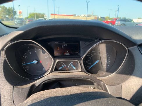 Used 2017 Ford Focus SE FWD image 37