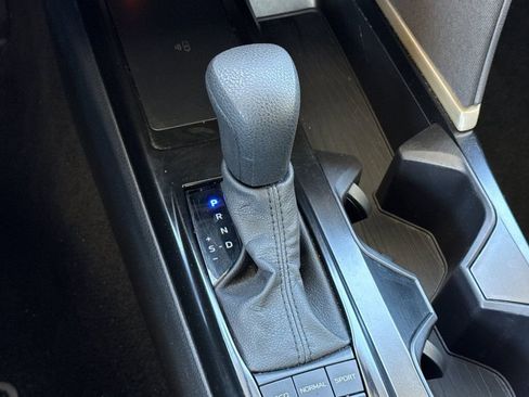 Used 2025 Toyota Camry LE image 30