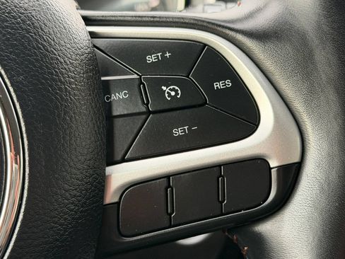 Used 2019 Jeep Compass Latitude AWD/4WD image 34