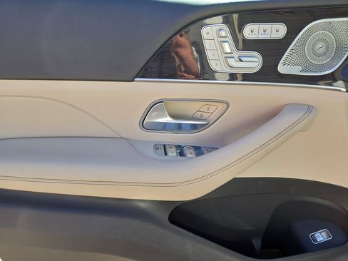 Used 2020 Mercedes-Benz GLS 450 4MATIC image 15