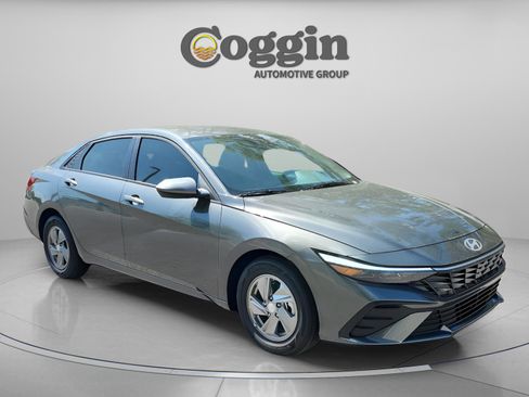 New 2026 Hyundai Elantra SE image 7