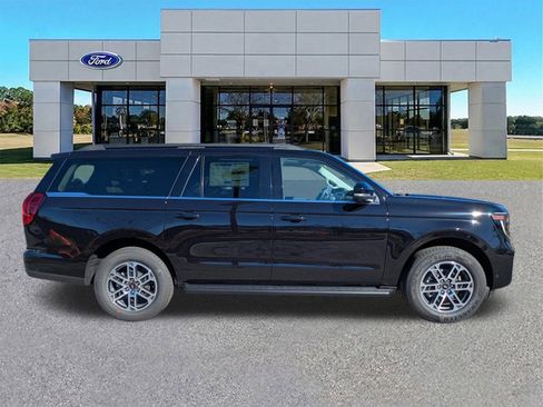 New 2025 Ford Expedition Max Active image 3