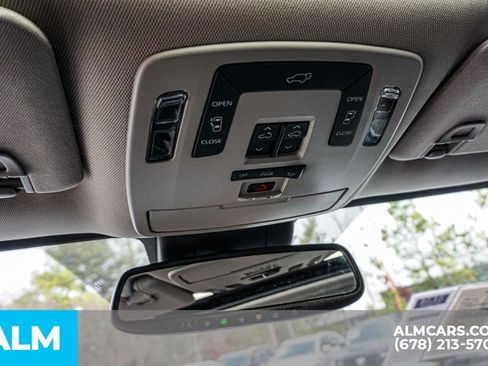 Used 2024 Toyota Sienna XLE image 38