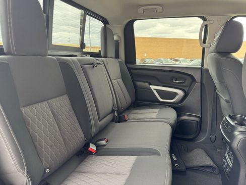 Used 2024 Nissan Titan SV w/ SV Convenience Package image 40