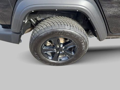 Used 2022 Jeep Wrangler Unlimited Sport image 33