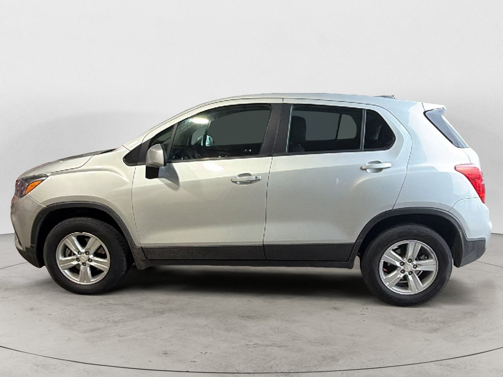 Used 2019 Chevrolet Trax LS AWD/4WD image 3