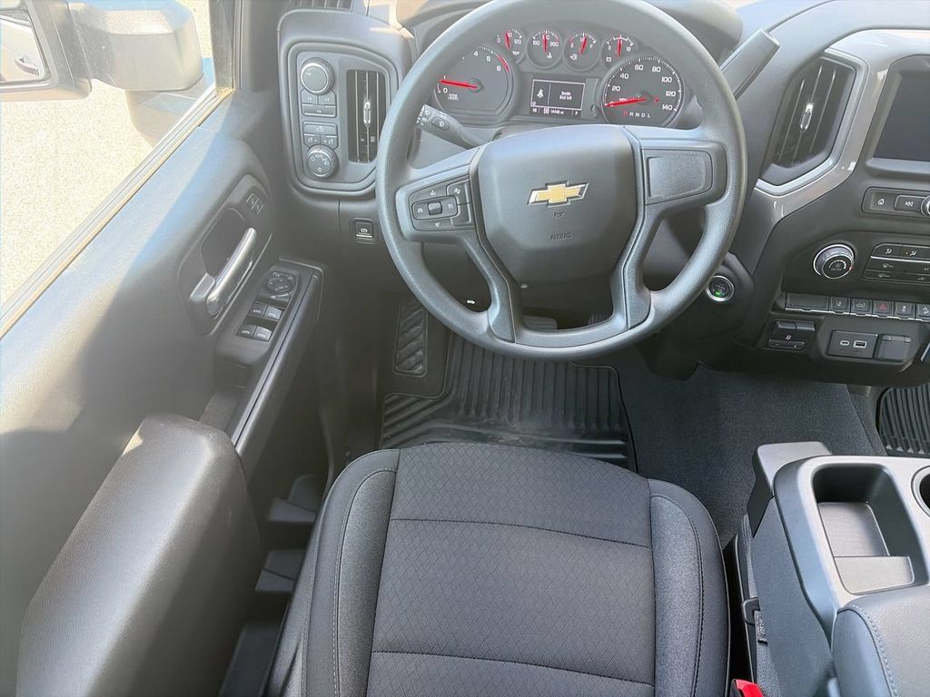 Used 2025 Chevrolet Silverado 2500 Custom w/ Custom Convenience Package AWD/4WD image 9