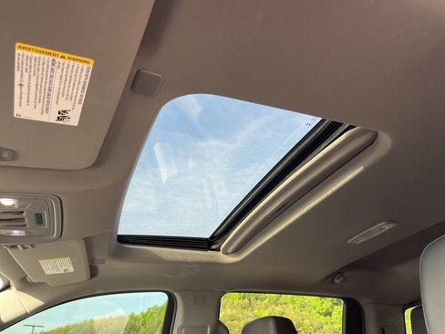 Used 2022 Chevrolet Silverado 1500 LTZ AWD/4WD image 7