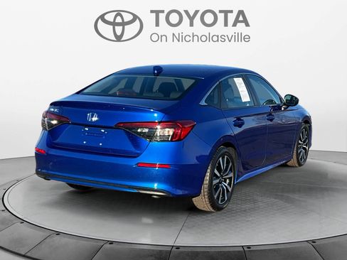 Used 2022 Honda Civic EX image 6