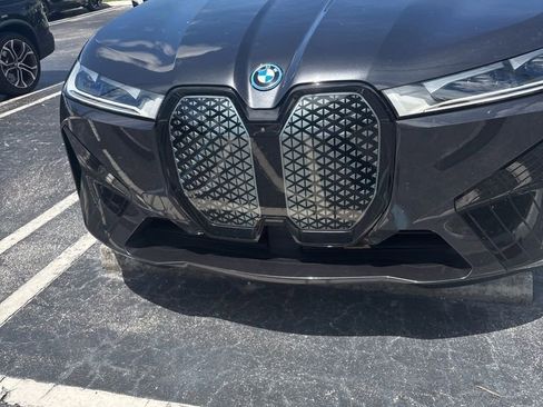 Used 2024 BMW iX xDrive50 w/ Premium Package AWD/4WD image 8