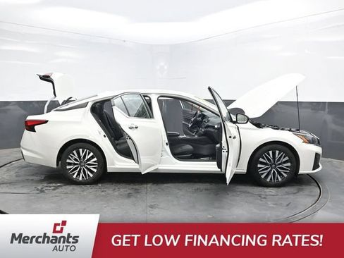Used 2025 Nissan Altima 2.5 SV FWD image 51