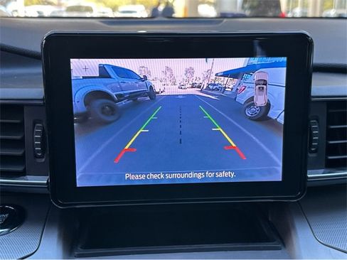 Certified 2022 Ford Explorer XLT w/ Equipment Group 202A image 10