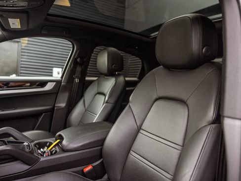 Certified 2024 Porsche Cayenne S AWD/4WD image 5